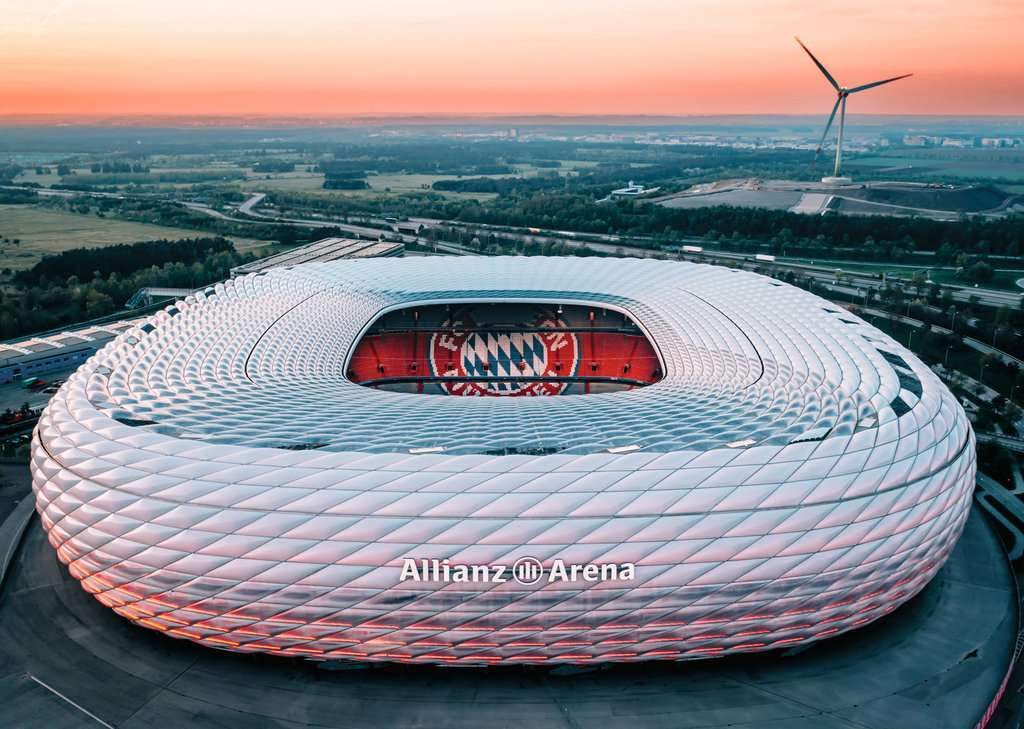 Ravensburger Puzzle 12001252 - Allianz Arena München - 1000 Teile Puzzle für Erwachsene und Kinder ab 14 Jahren, Fußball Puzzle, Fußball Geschenke 2