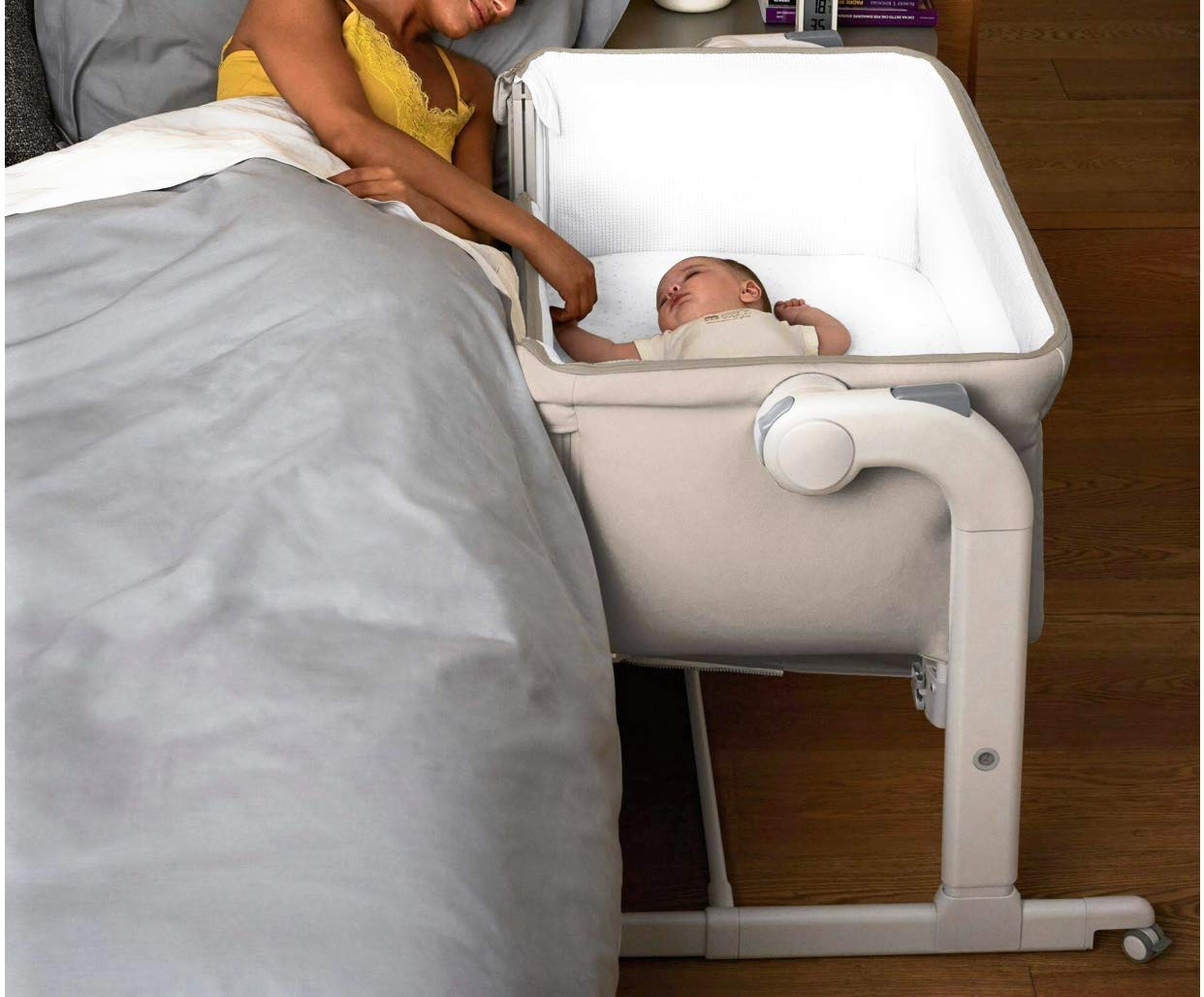 chicco next2me magic side sleeping crib