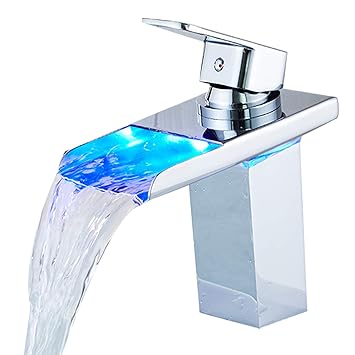 Waschbecken Armatur Wasserfall