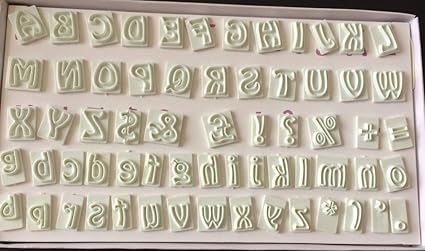 Amazon 64キャラクターツール 型クッキースタンプ アルファベット文字 数字 食品グレード プラスチック クッキーカッター チョコレート ケーキ エンボス型 ホワイト 1x0 5インチ Pro G クッキー型 通販