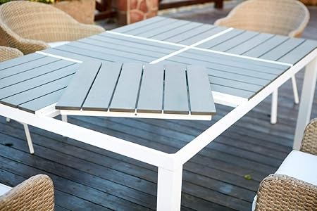 Sillones con cajas de madera | Sillones