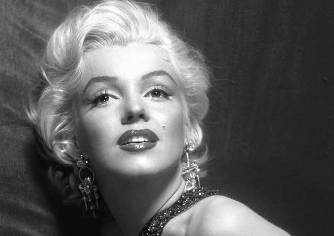 Amazon Co Jp 絵画風 壁紙ポスター はがせるシール式 マリリン モンロー Marilyn Monroe モノクロ キャラクロ Mam 008a2 版 594mm 4mm 建築用壁紙 耐候性塗料 ホビー 通販