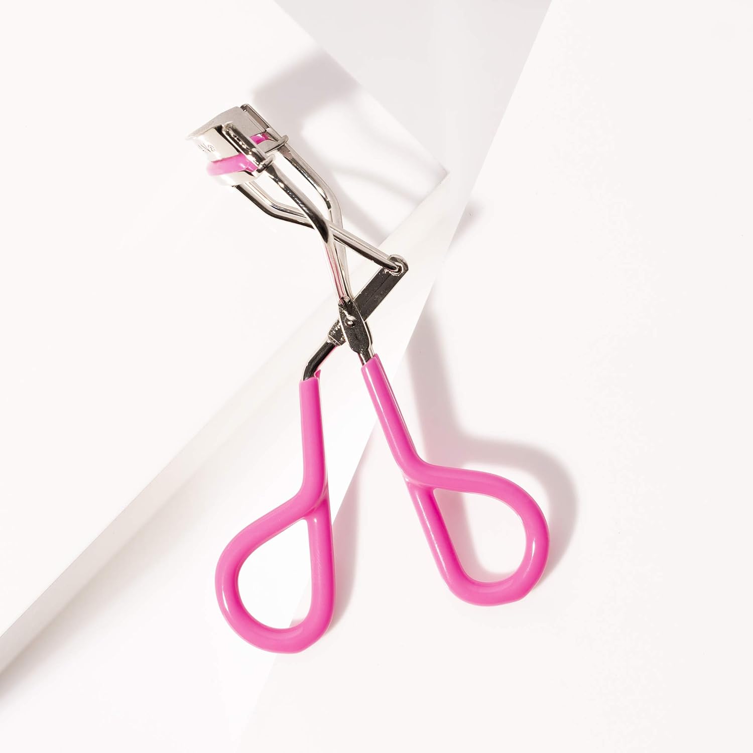 Tweezerman Neon Great Grip Eyelash Curler, Pink, 0.3 Ounce : Beauty