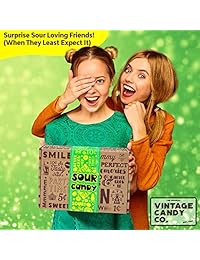 VINTAGE CANDY CO. Caja de regalo de dulces surtidos – el mejor paquete de cuidado de dulces variados – Cesta de regalo única y divertida – perfecto para hombre o mujer que ama dulce