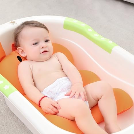 Amazon Co Jp Kakiblin ひんやりしない おふろマット バスチェア ベビー用品 赤ちゃんバスマット 新生児 シャワー スポンジマット おふろ用品 保護 安心 ベビーバス用品 沐浴子供用 キッズ 防水 オレンジ ベビー マタニティ
