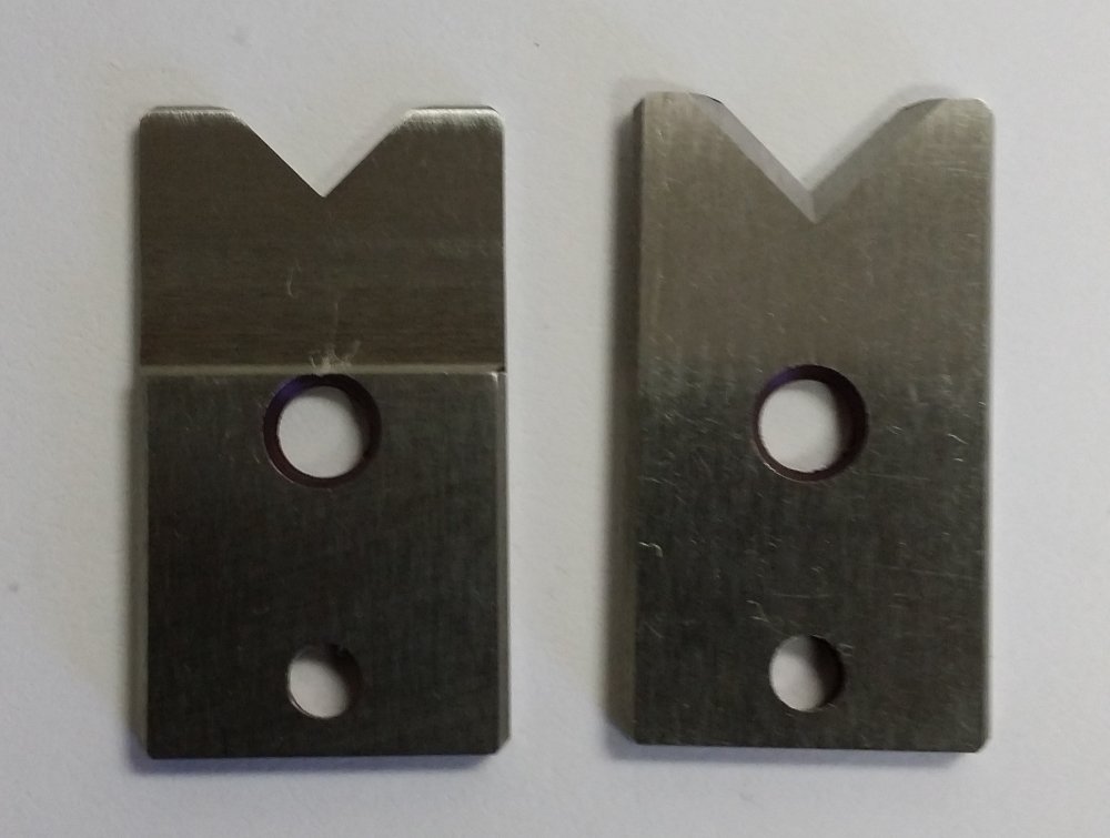 Schleuniger 2500 "V" Style Replacement Blades, 1 Pair (2 pieces