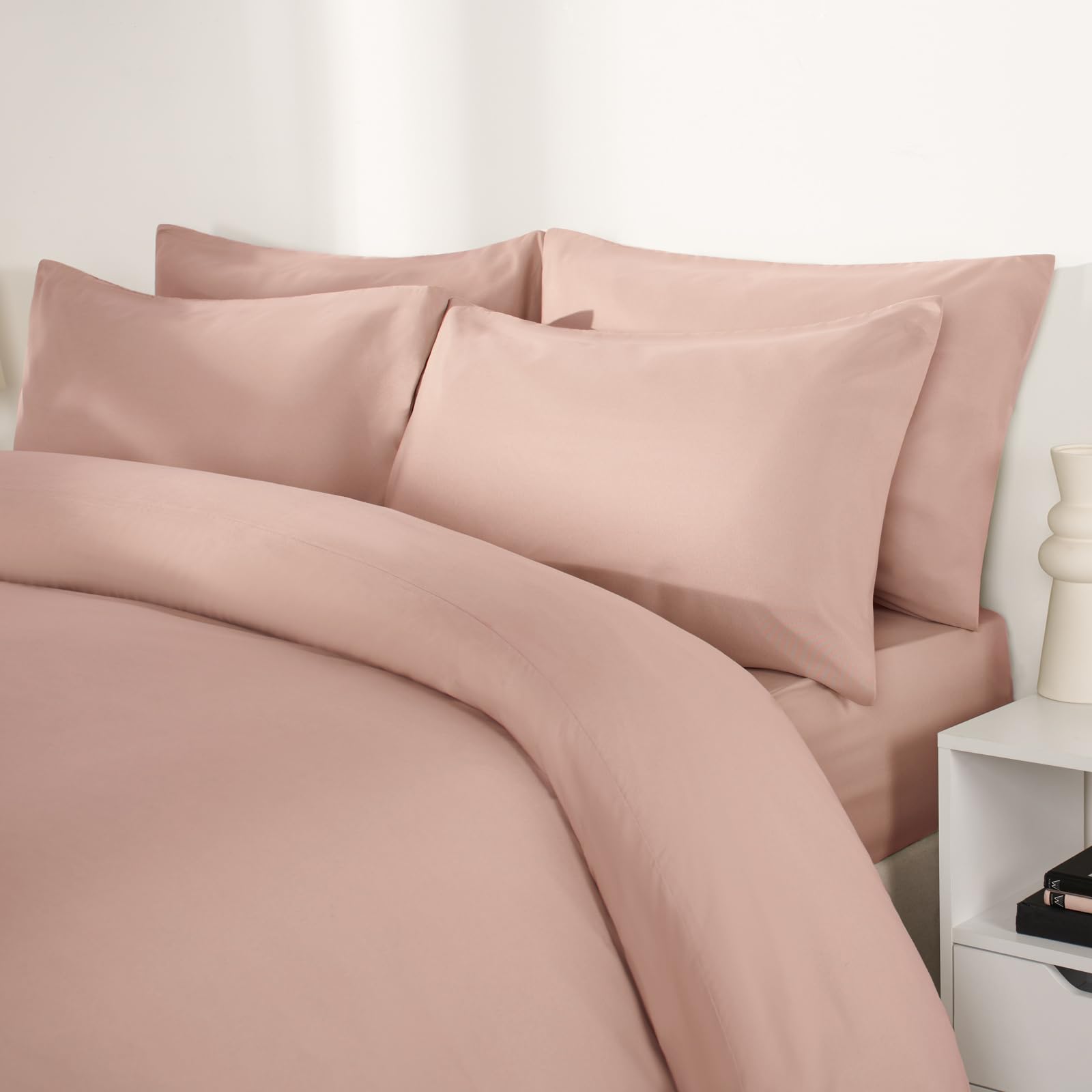 Brentfords Pillow Cases 2 Pack, Housewife Pillowcases Bed Pillow Soft Comfortable Hotel Quality Pillow Case with Envelope Closure, Blush Pink 50 x 75cm