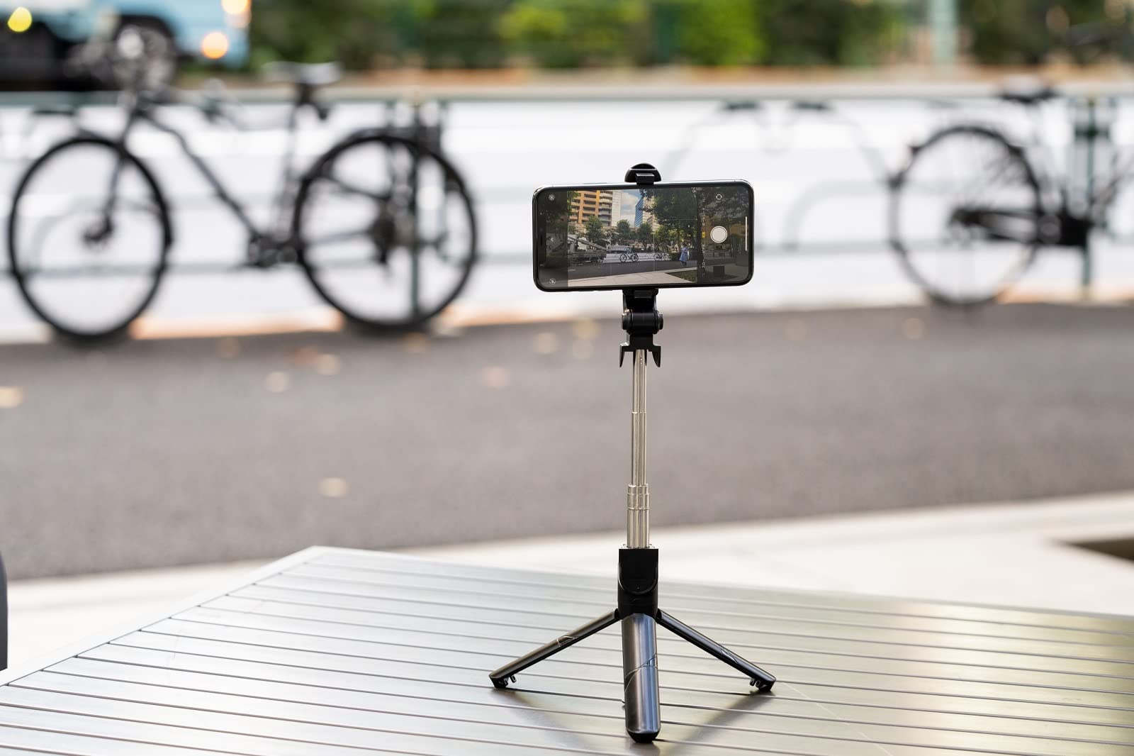 【雑誌付録 ダイム DIME 2022年1月号】自撮り棒一体型スマホ三脚