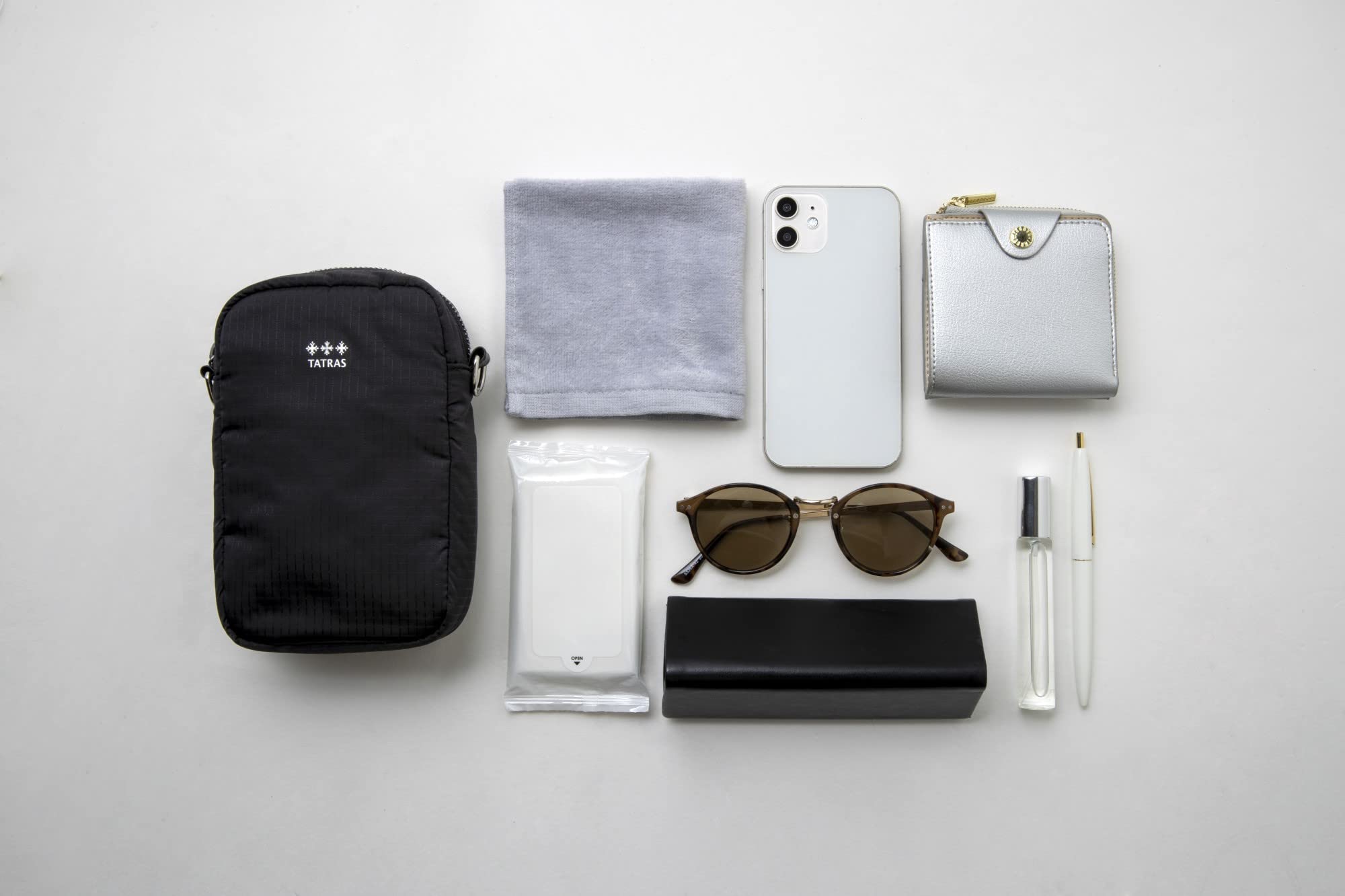 【TATRAS ムック本 付録】タトラス ショルダーバッグ ブラック