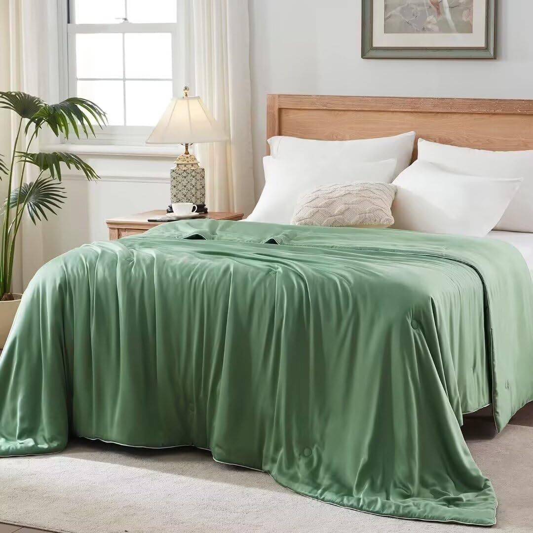 Photo 1 of Globon Summer Comforter Queen Size,Luxurious Lightweight Blanket for Hot Sleepers,Natural Bamboo Viscose Shell,Organic Breathable Fill, Double Stitch, Sage Green