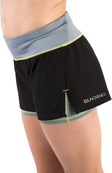 pantaloncini neri corti