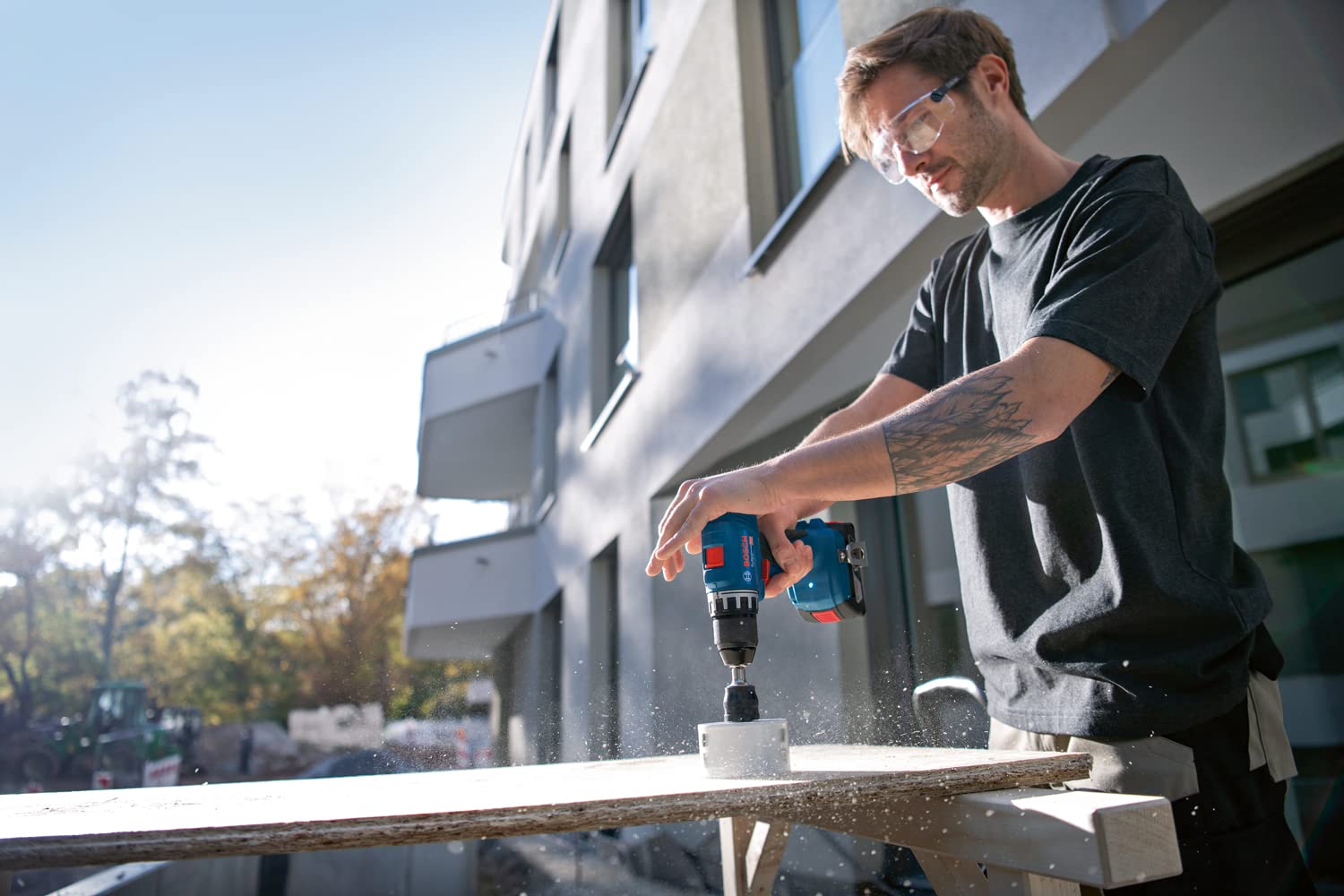 Bosch Professional 18V System Akku Bohrschrauber GSR 18V-45 (Drehzahl 1.900 min⁻¹, inkl. 2x 2.0Ah Akku, Ladegerät GAL 18V-20, L-Case) 2