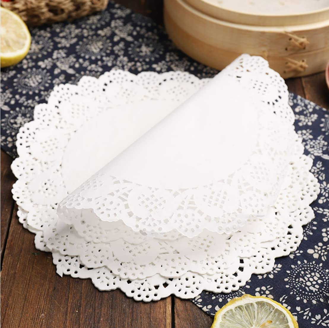 12in/32cm White Lace Round Paper Doilies,Disposable Greaseproof Doilies,Cake Packaging Pads Wedding Tableware Placemats（100 Pieces）