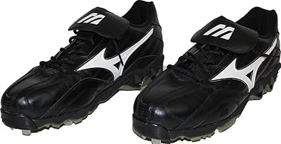 mens size 9 baseball cleats