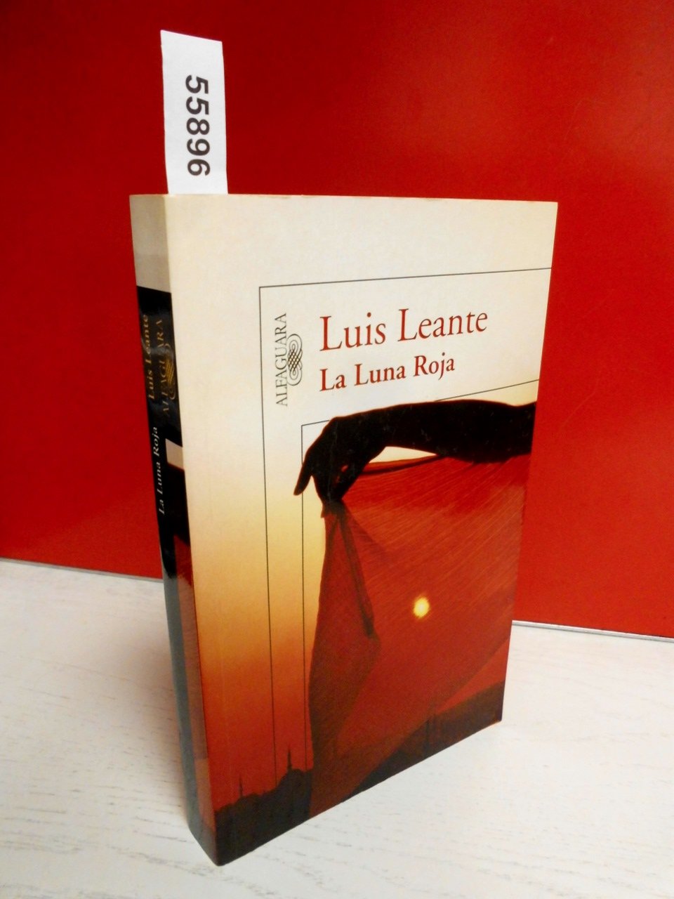 Portada de La Luna Roja (Hispánica)