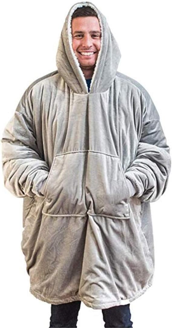 Amazon Co Jp 着る毛布 部屋着 毛布 ガウン袖付き毛布 着るブランケット メンズ レディース防寒 冬服 室内服 フランネル ルームウェア グレー One Size 服 ファッション小物