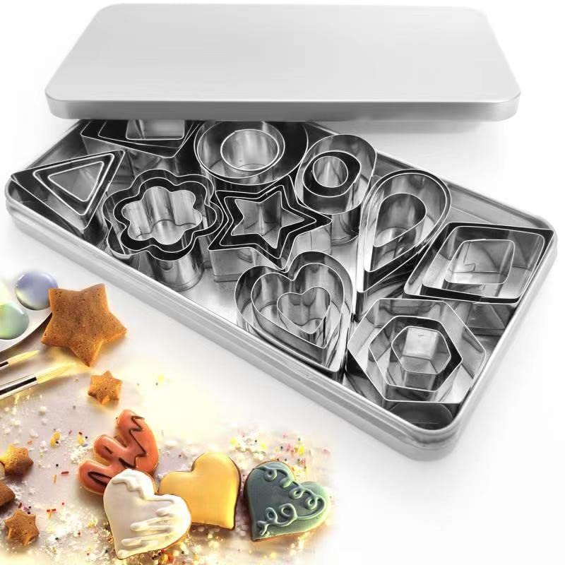 Cookie Cutters Christmas Set, 30 Pieces Cookie Cutters, Mini Biscuit Cutters, Stainless Steel Linzer Cookie Cutter Set, DIY Small Cookie Cutter Christmas for Cake Decorations, Sugar Cakes, and