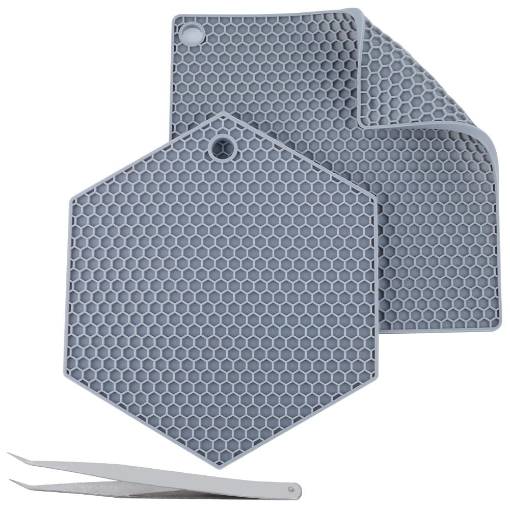 GORGECRAFT 2 Styles Silicone Doming Mat Square & Hexagon Honeycomb Trivet Mat Hot Pads Spoon Rest Resin Collector Mat Heat Resistant Synthetic Rubber Pads Kitchen Tool with Tweezer for Crafts Supplies