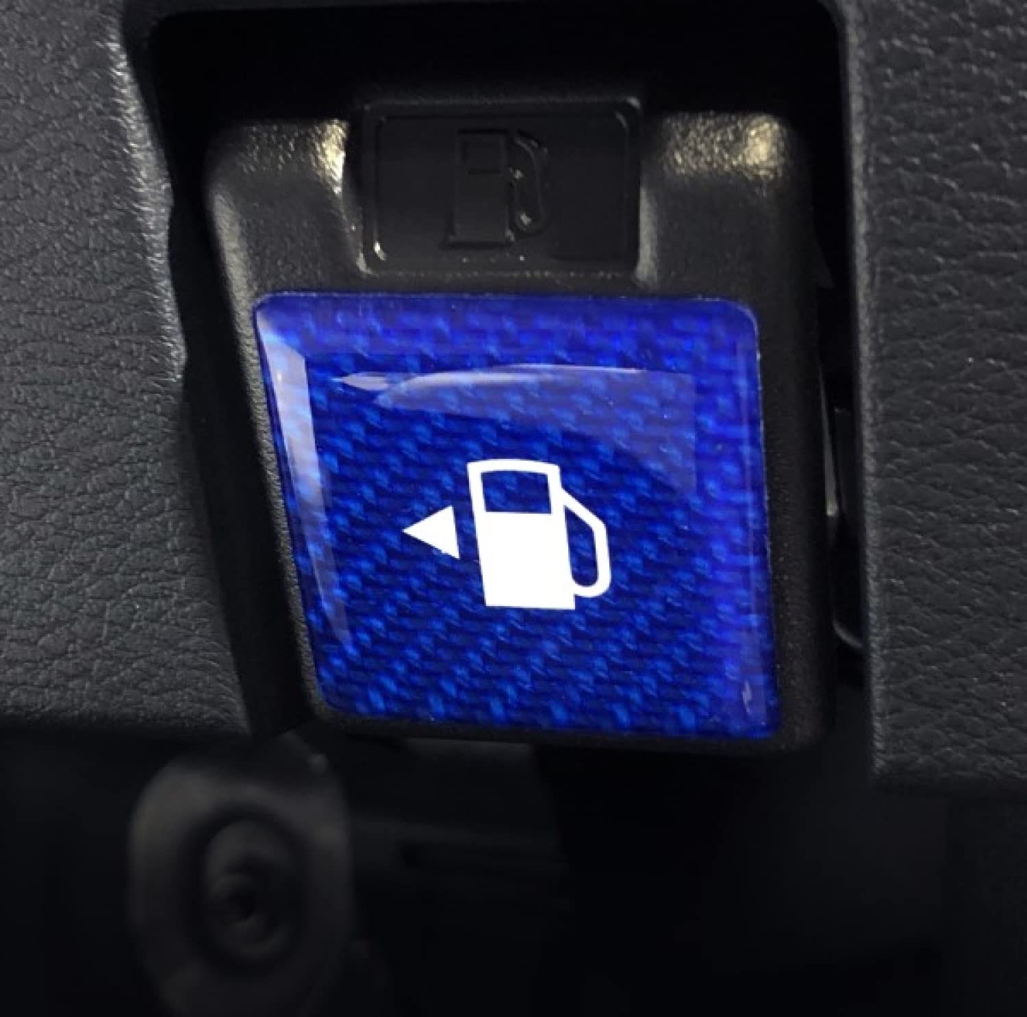 ハセ・プロ マジカルカーボンNEO フューエルリッドオープナーエンブレム TYPE A ブルーの商品画像