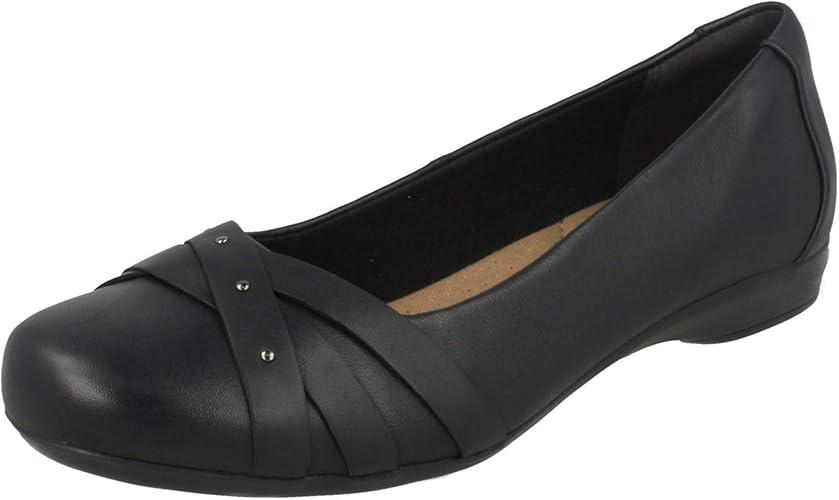 clarks kinzie black