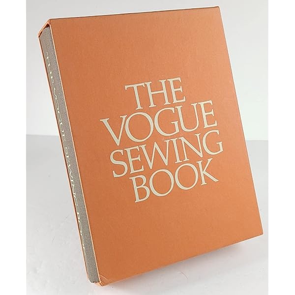 The Vogue Sewing Book: Vogue: 9780884210191: Amazon.com: Books