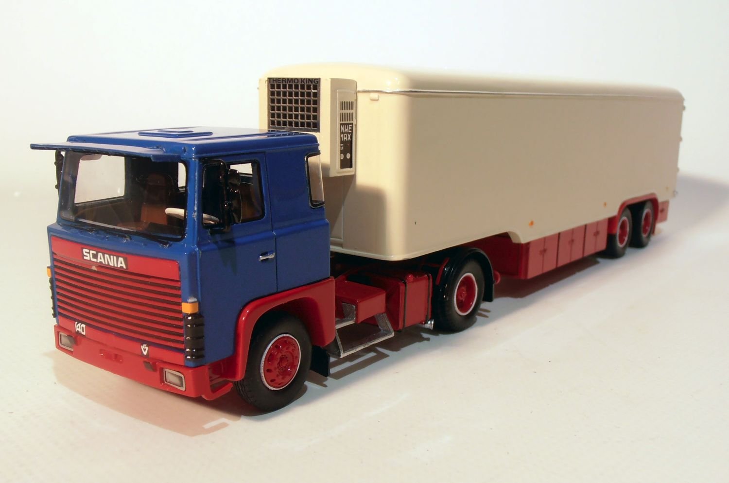 gmts - g0004723 - Scania S 0 4 x 2 con historischem nevera maletín ...