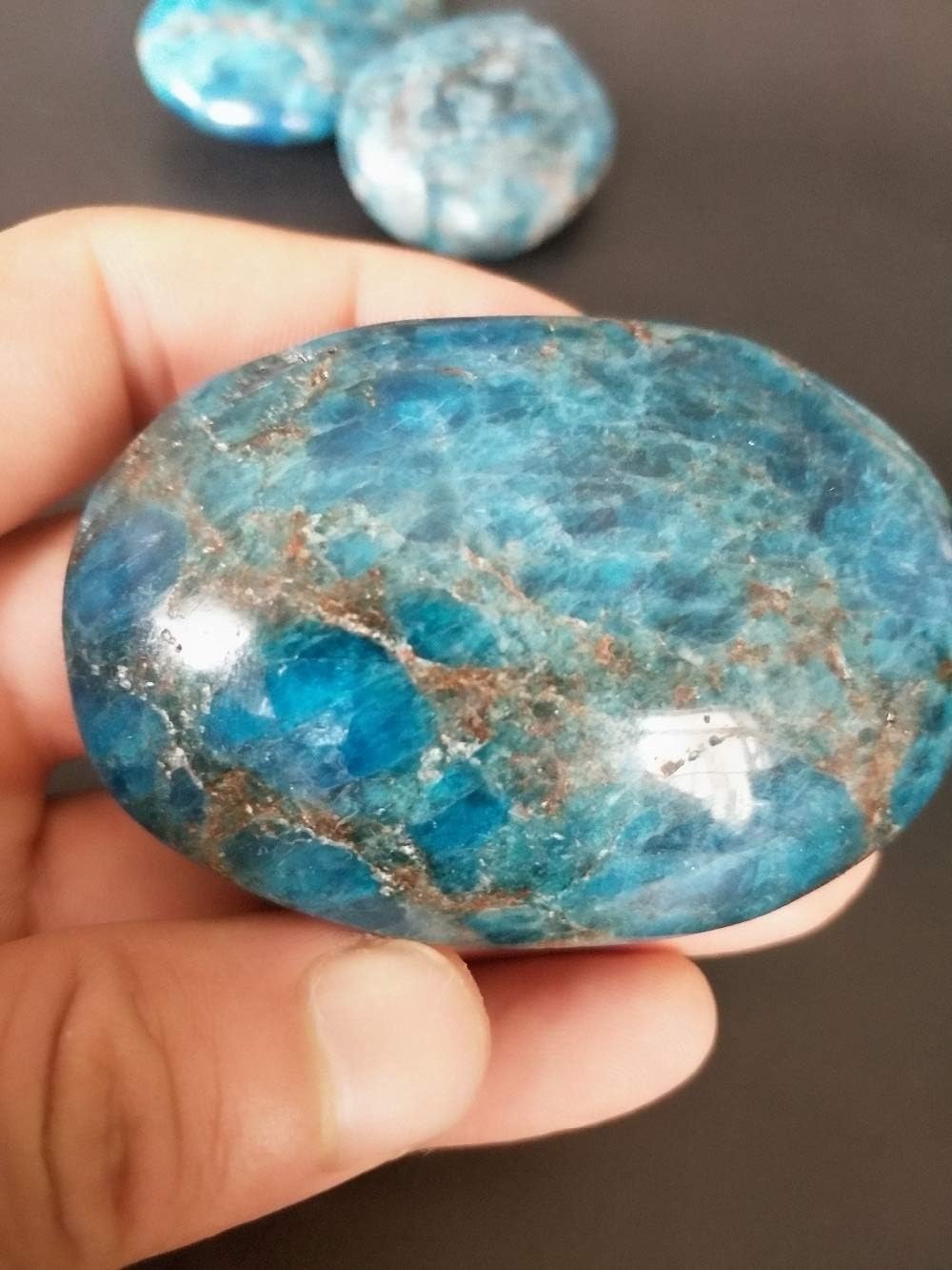 серо голубой камень. голубой камень с прожилками. афганский содалит. голубой камень с прожилками. голубой камень.