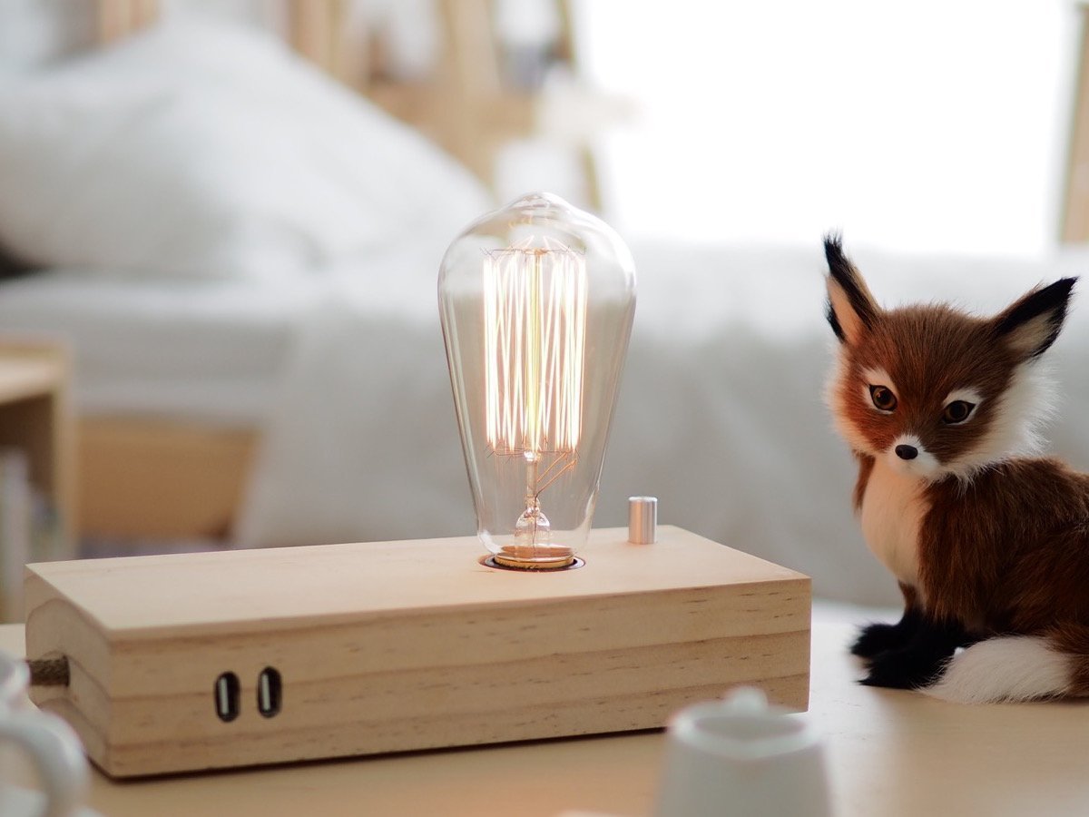 Edison Box - Dimmable vintage table wood lamp with 2 USB ports by Barrel Workshop (220v. vintage bulb is included)