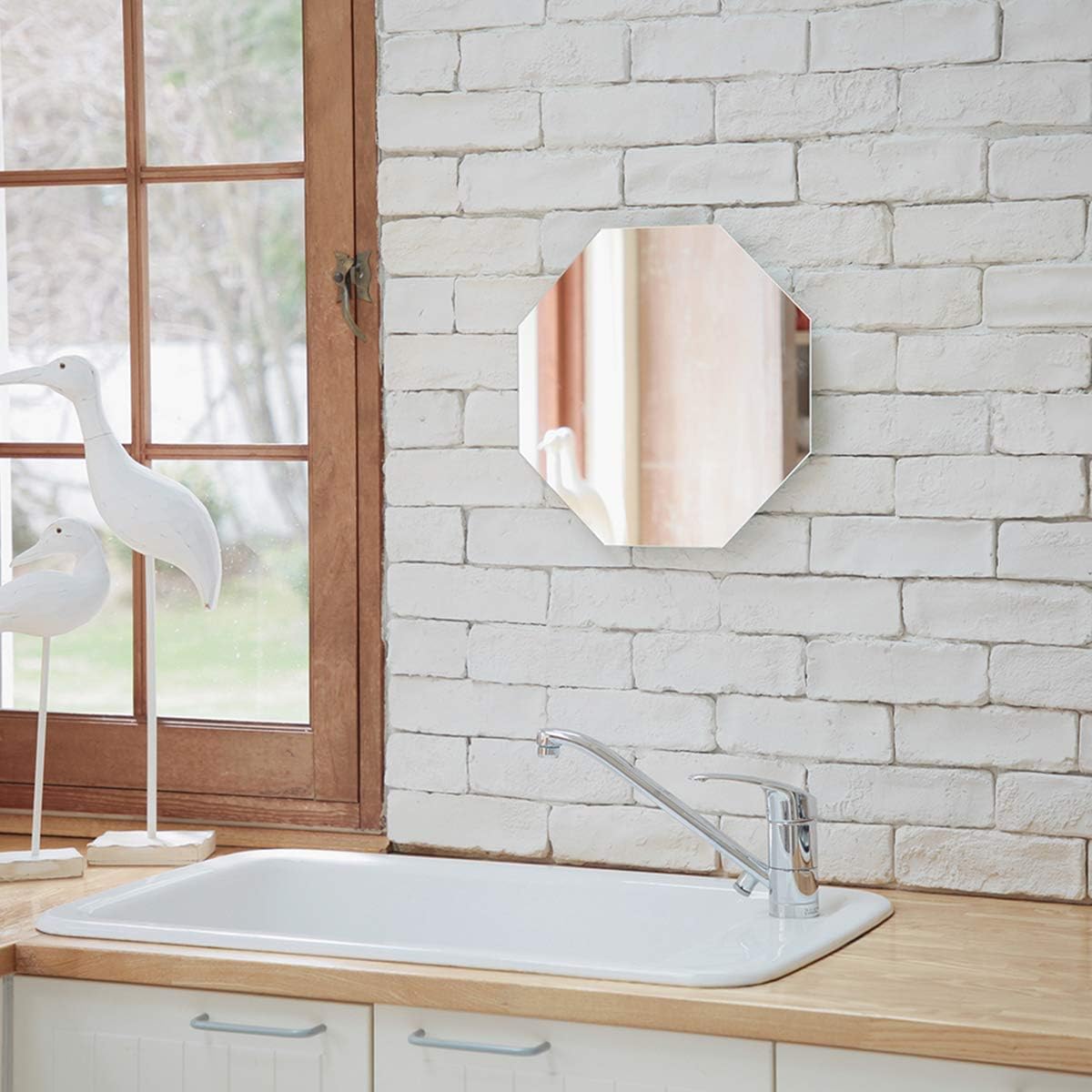 Amazon Co Jp 鏡 壁掛け 玄関 八角 八角形 日本製 風水 開運 35 35cm マンション 賃貸 貼る 貼れる デザイン ミラー かがみのカタチ ホーム キッチン