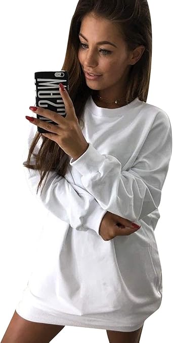 chicas con sudaderas grandes