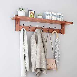 Perchero Montado De Madera En La Pared con ...