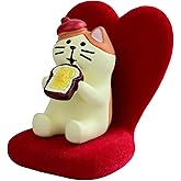 Mevodeata Cute Mini Cat Eating Toast Bread Figurine with Small Sofa Resin Figure for Office Home Decor for Cat Lovers (Love Shaped Sofa)