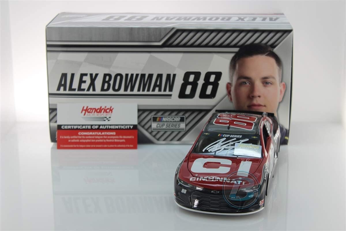 Amazon Com Lionel Racing Alex Bowman Autographed 2020 Cincinnati Incorporated 1 24 Nascar Diecast Clothing