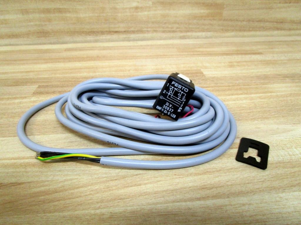 Festo 30937 KMF-1-24DC-5-Led Plug Socket with Cable, White - Image 3