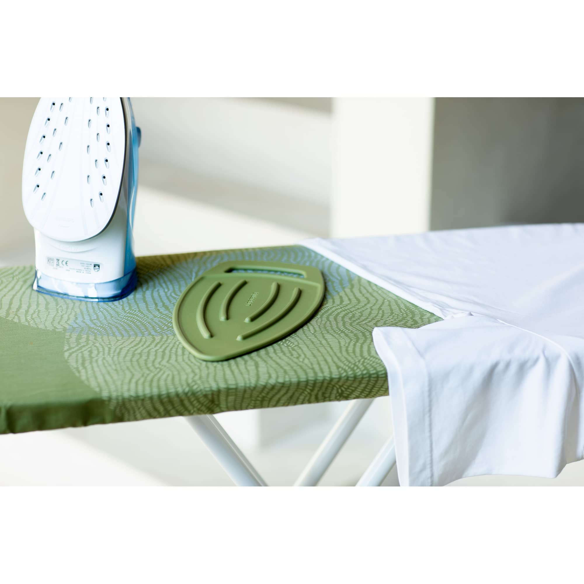 Brabantia Silicone Heat-Resistant Steam Iron Parking Pad (Calm Green) Protective Rest Holder for Hot Iron, Ironing Board Saver, Anti Burn Accessory