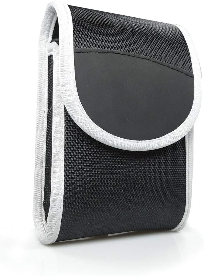 QYPRMX Rangefinder Case with Magnet Hook, Golf Laser Range Finder Universal Carrying Case with Magnet Spring Buckle for Bushnell,TecTecTec,NX7.Suitable for rangefinders Less Than 4.7x2.9x1.5in