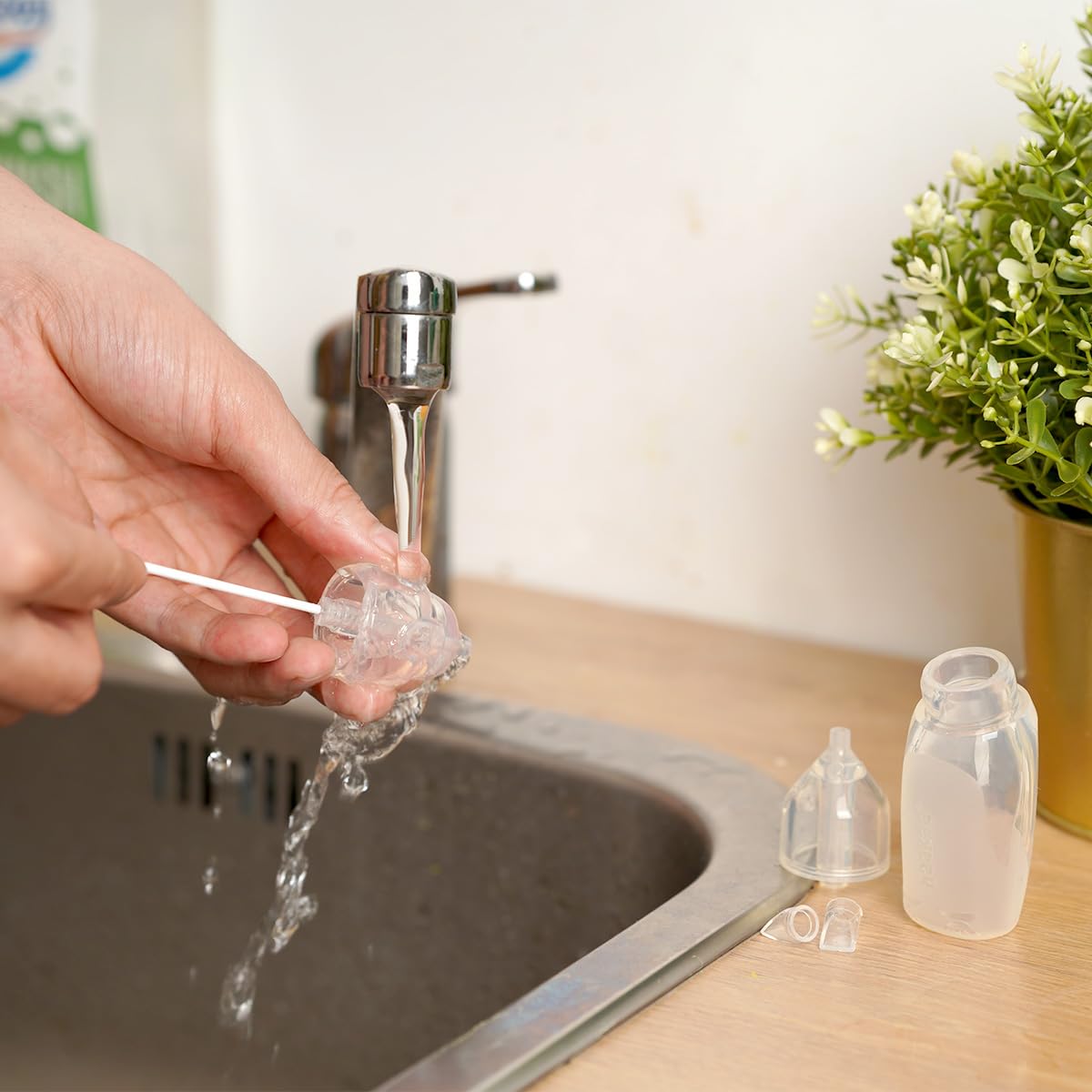 haakaa Silicone Baby Nasal Aspirator| Safe Baby Nose Cleaner| Easy-Squeeze Nose & Ear Bulb Syringe with Brush|0m+ Newborn Toddler -Transparent, Penguin