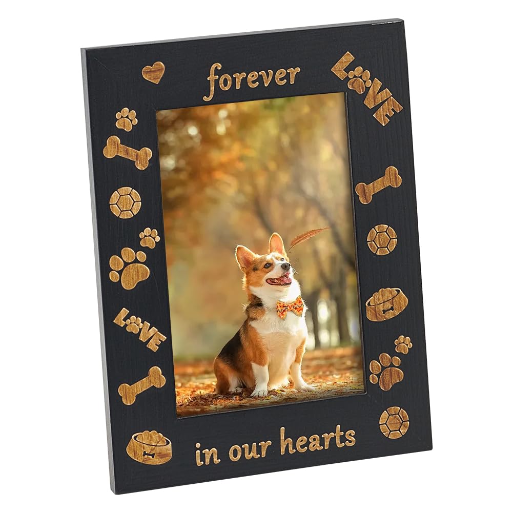 FINGERINSPIRE Dog Memorial Picture Frame 15x20cm Forever in our Hearts Dog Memorial Gifts Frame Rectangle Wood Photo Frame with Plastic Finding Pet Memorial Keepsake Frame For Dogs That Passed