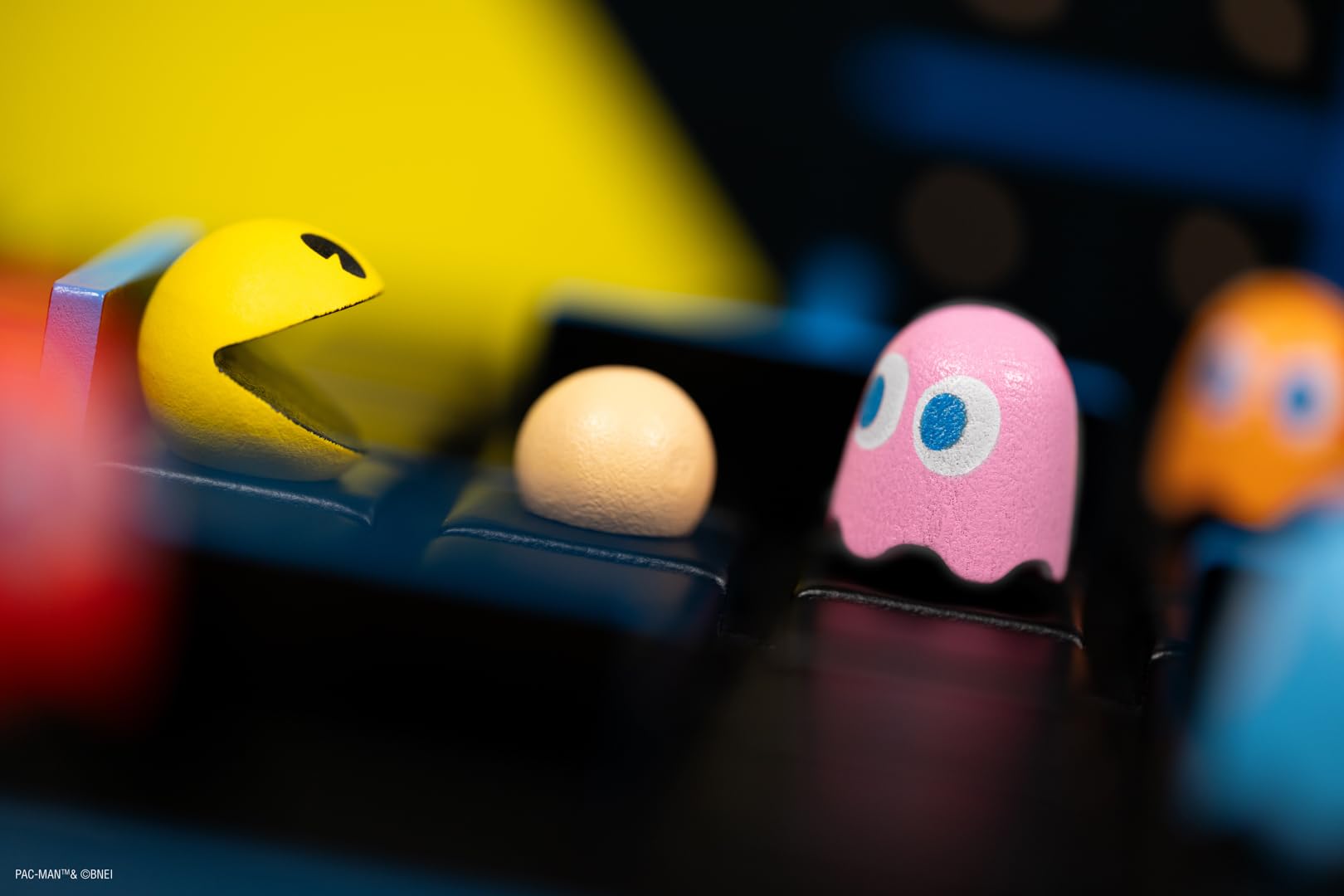 Quoridor Pac-Man | Fun Game for The Whole Family | Classic Arcade Game| Ages 8+ | 2 to 5 Players | 15 Minutes