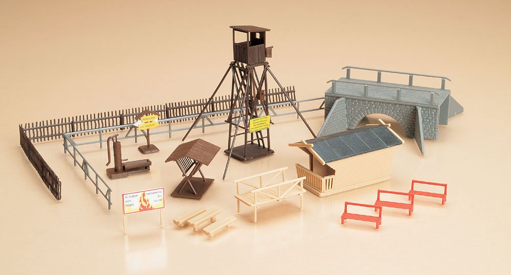 Auhagen 12265 At The Edge of Forest Modelling Kit