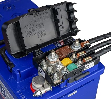 MTA - Terminal positivo de batería con caja de fusibles: Amazon.es: Coche y moto