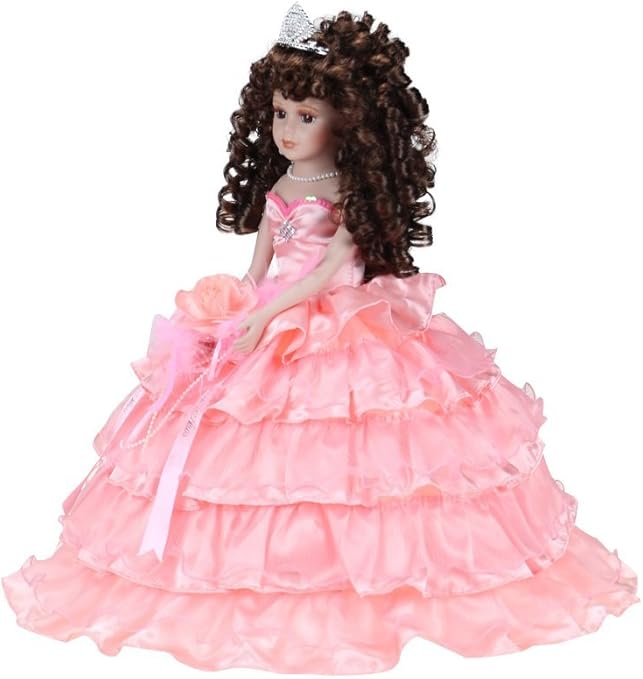 muñecas de porcelana en el centro