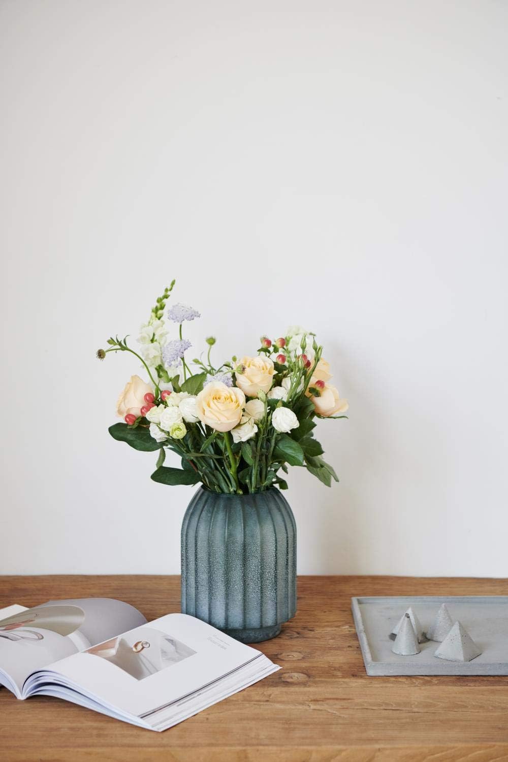 Amazon Com Hyindoor Frosted Glass Vase Nordic Decorative Flower Vase Gift For Wedding Special Occasion Home Office Bedroom Kitchen Dining