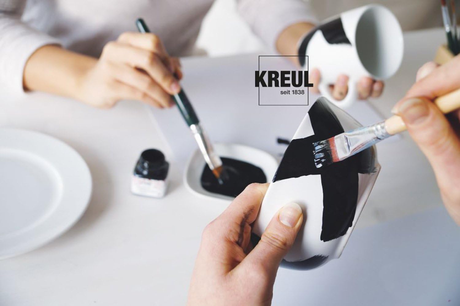 Kreul 16200 - Glass & Porcelain Classic Cream White, 20 ml Jar, Water-Based Gloss Glass and Porcelain Paint, Quick Dry, Opaque - Image 4