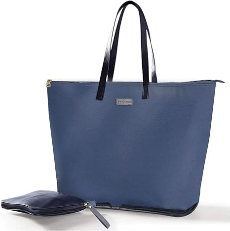 travel bag with zippered bottom