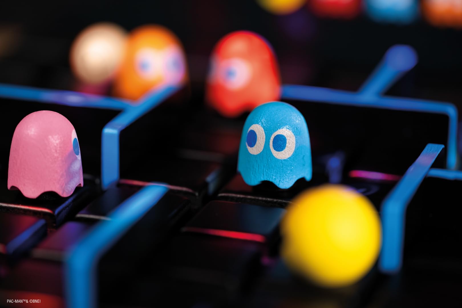 Quoridor Pac-Man | Fun Game for The Whole Family | Classic Arcade Game| Ages 8+ | 2 to 5 Players | 15 Minutes