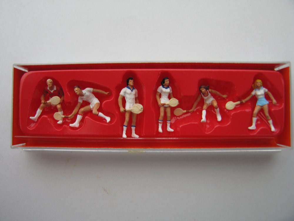 Preiser 1/87 ème - PR10078 - Model Railway - Tennis Players