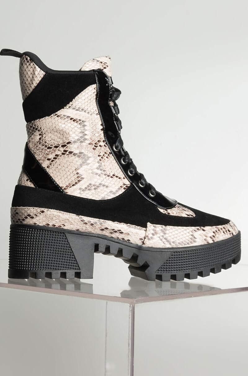 Chunky Up Lace Laces Waxed Snakeskin Faux Womens AKIRA Lug