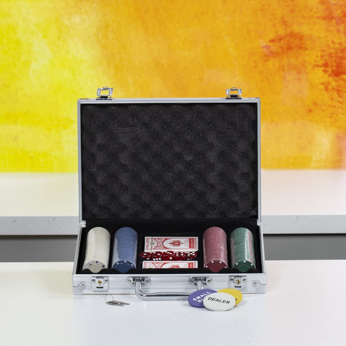 Global Gizmos 50520 200 Piece Poker Set / 4g Chips/Contains Chips, Dice & Cards/Portable Casino Style Carry Case/Texas Hold’Em, Blackjack and More