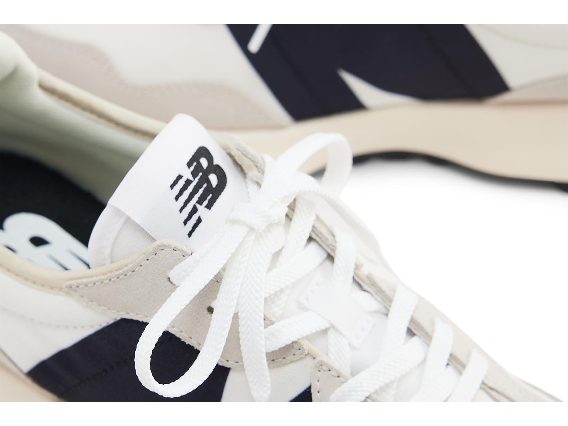New Balance Women's 327 V1 Sneaker